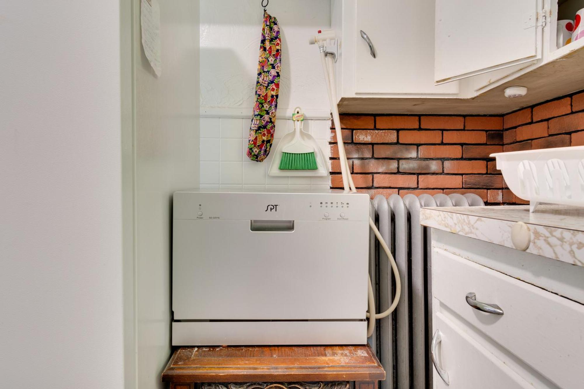 Idyllic Rochester Apartment 2 Miles To Downtown! 外观 照片